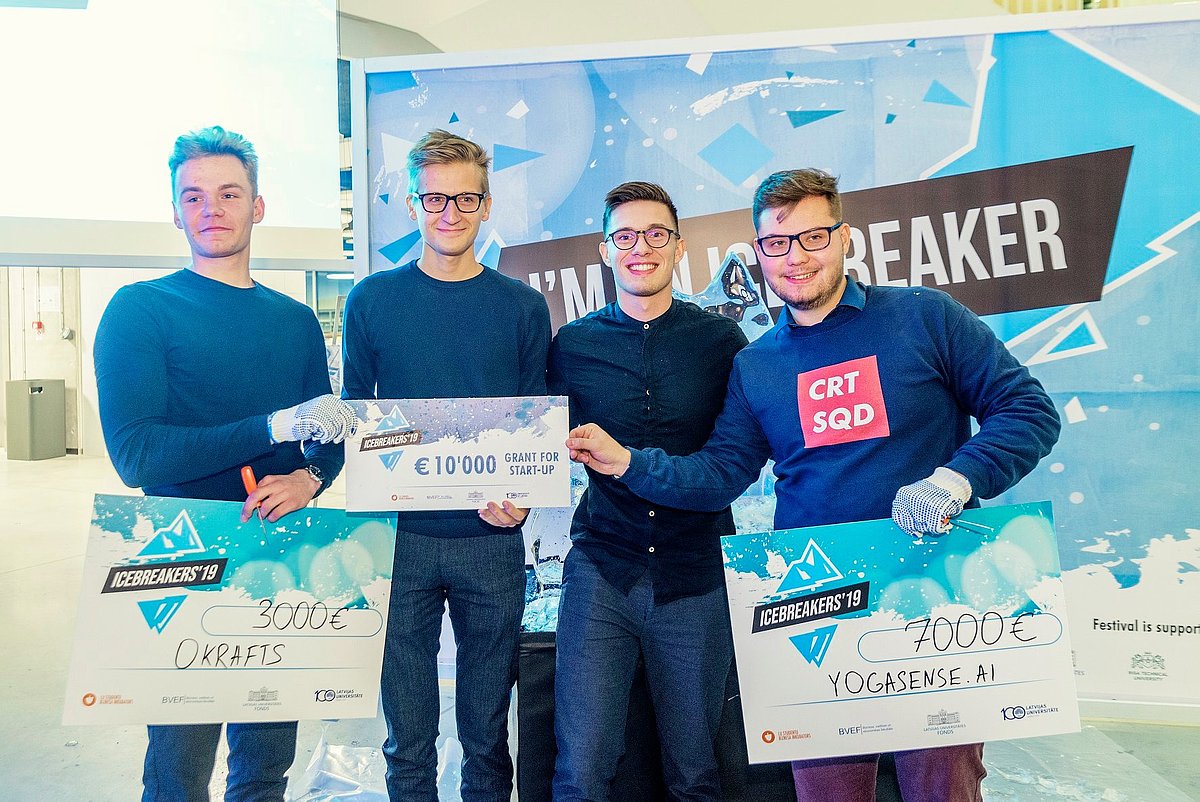 DF absolventi iegūst 7 000 EUR grantu biznesa iespēju festivālā "Icebreakers'19". Foto no Icebreakers.lv tīmekļa vietnes.