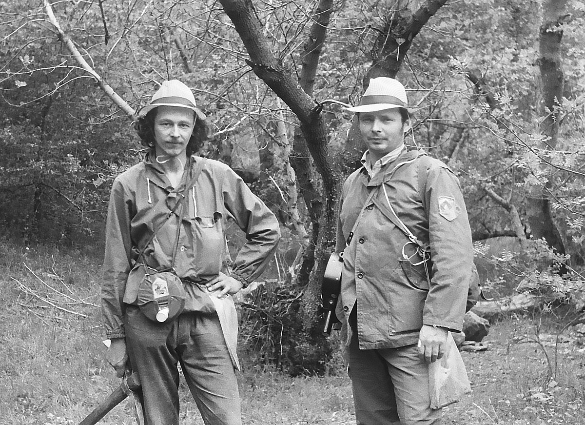 Jānis Rukšāns (pa kreisi) kopā ar Āri Krūmiņu Karatau Kazahstānā 1981. gadā. Foto: Jāņa Rukšāna personīgais arhīvs.