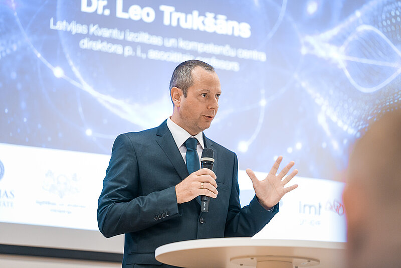 Kvantu pētniecība iegūst jaunu platformu – atklāts Latvijas Kvantu izcilības un kompetenču centrs