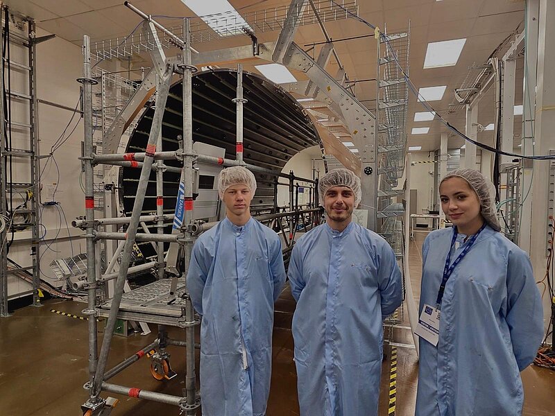Jauno fiziķu skolas dalībnieki iepazīst pasaulē lielāko fizikas pētniecības centru - CERN