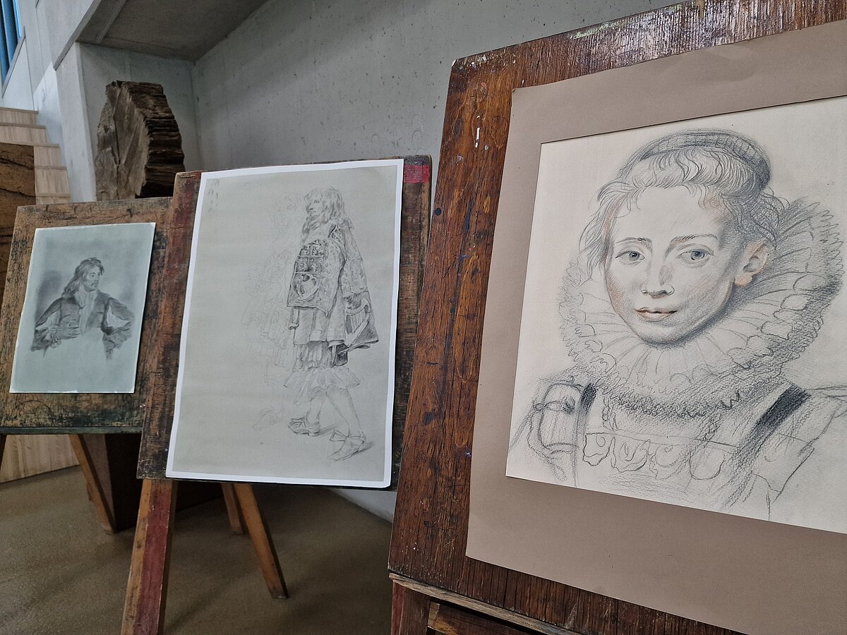 Akadēmiskās bakalaura studiju programmas “Kultūrvides mantojuma izpēte un aizsardzība” studentu darbu izstāde LU Dabas mājā. Foto: Indra Baltmane