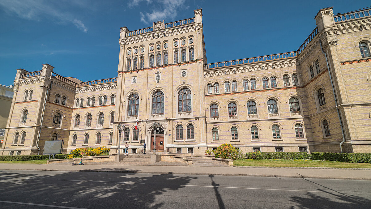 Foto: Toms Grīnbergs, LU Komunikācijas departaments Latvijas Universitātes galvenā ēka Raiņa bulvārī