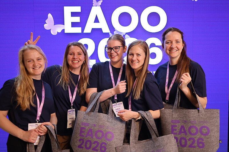 EAOO 2026 pulcē pasaules redzes aprūpes ekspertus Latvijas Universitātē 