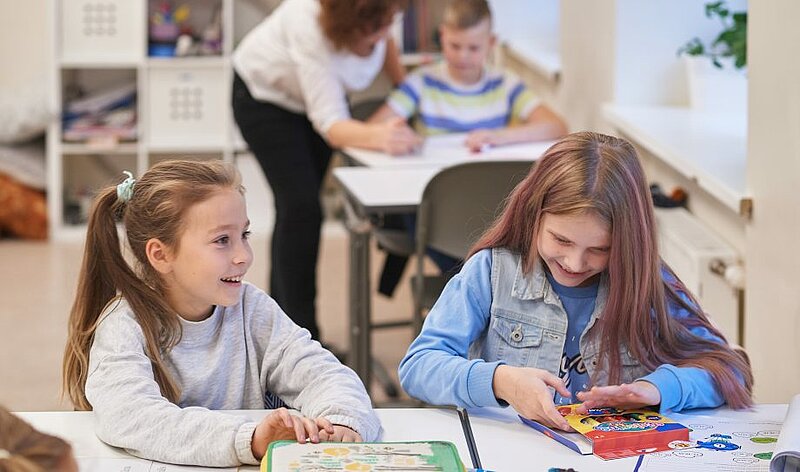 Preses konferencē atklās skolotāju piesaistes kampaņu “Esi skolotājs!”