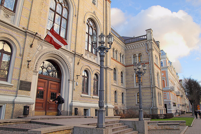 Latvijas Universitātes zinātņu nozares nostiprina pozīcijas THE reitingā 